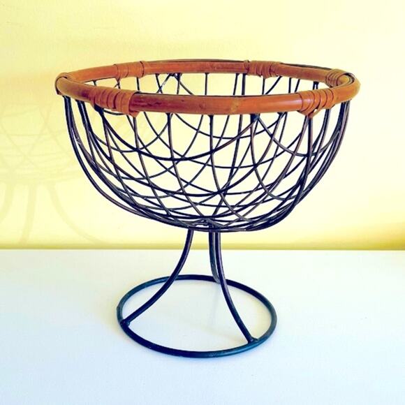 Vintage Decorative Wood Metal Pedestal Basket Bowl Bread Fruit Home Decor - Picture 4 of 10